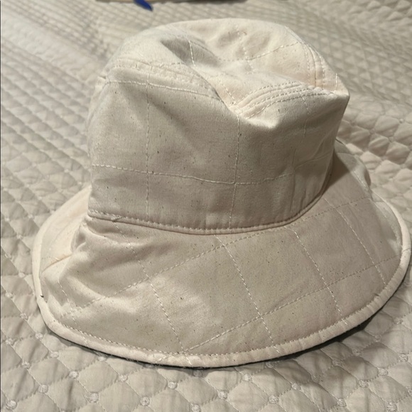 Madewell Navy and White Bucket Hat - Picture 3 of 3